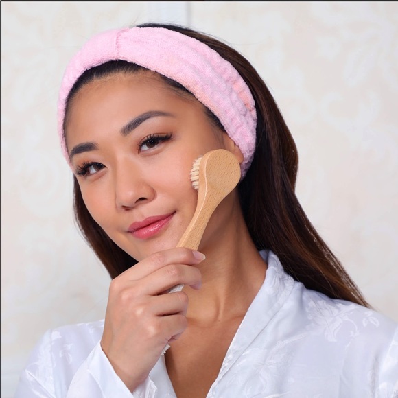 New Daily Facial Dry Brush - Picture 11 of 12